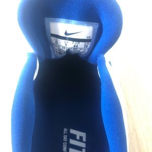 NEW Mens Nike Golf Shoes Never Worn